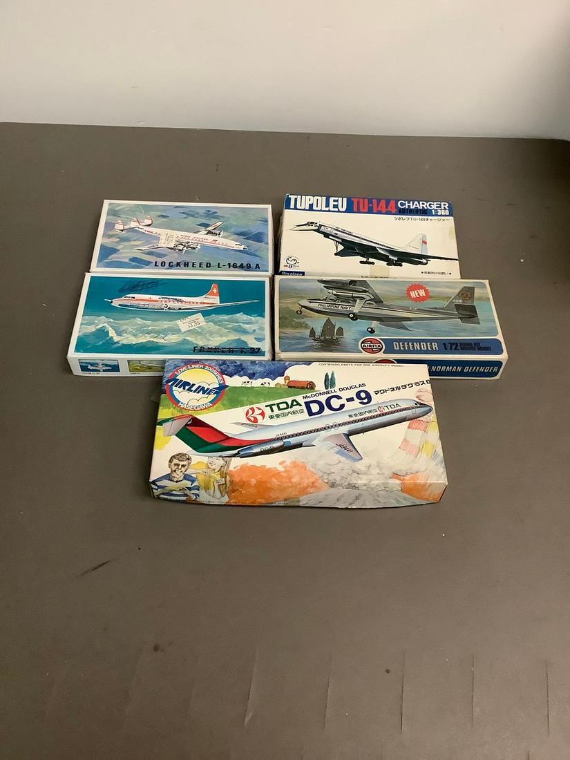 Lot of Vintage Model Kits: Lot of Vintage Model Kits