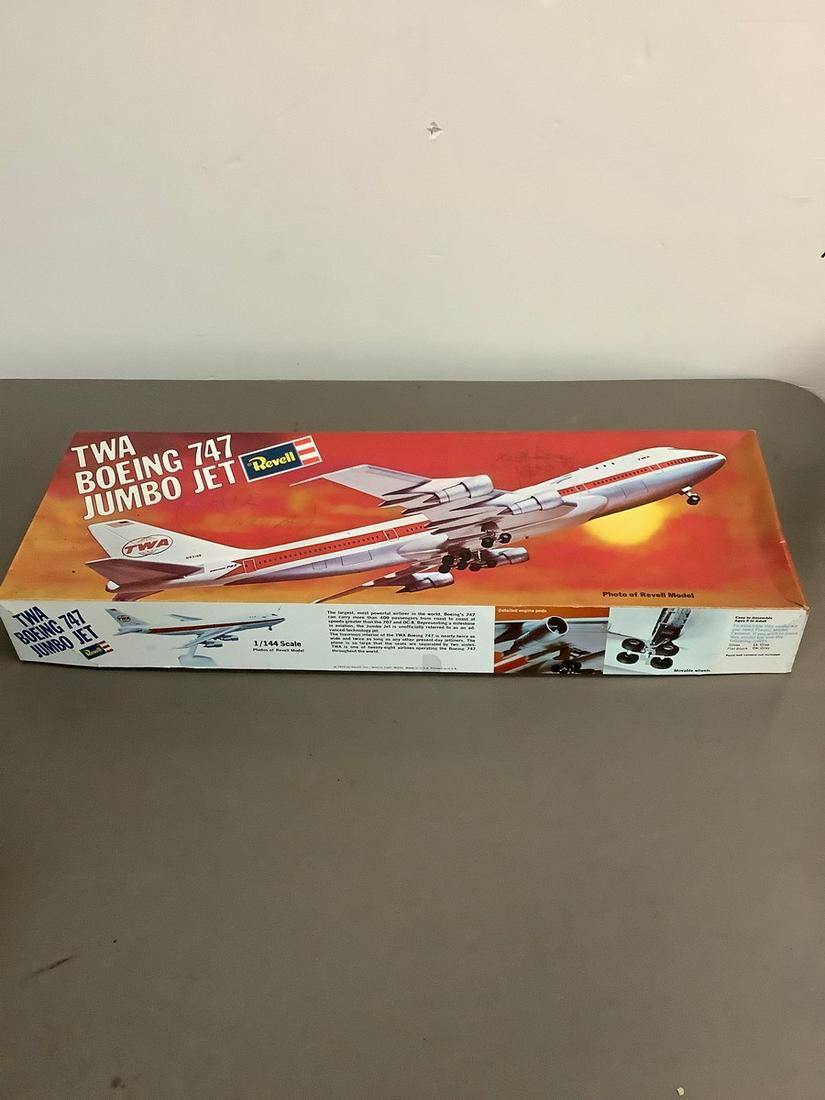 1/144 Scale Revell Sas Boeing 747 Jumbo Jet Cutaway Display