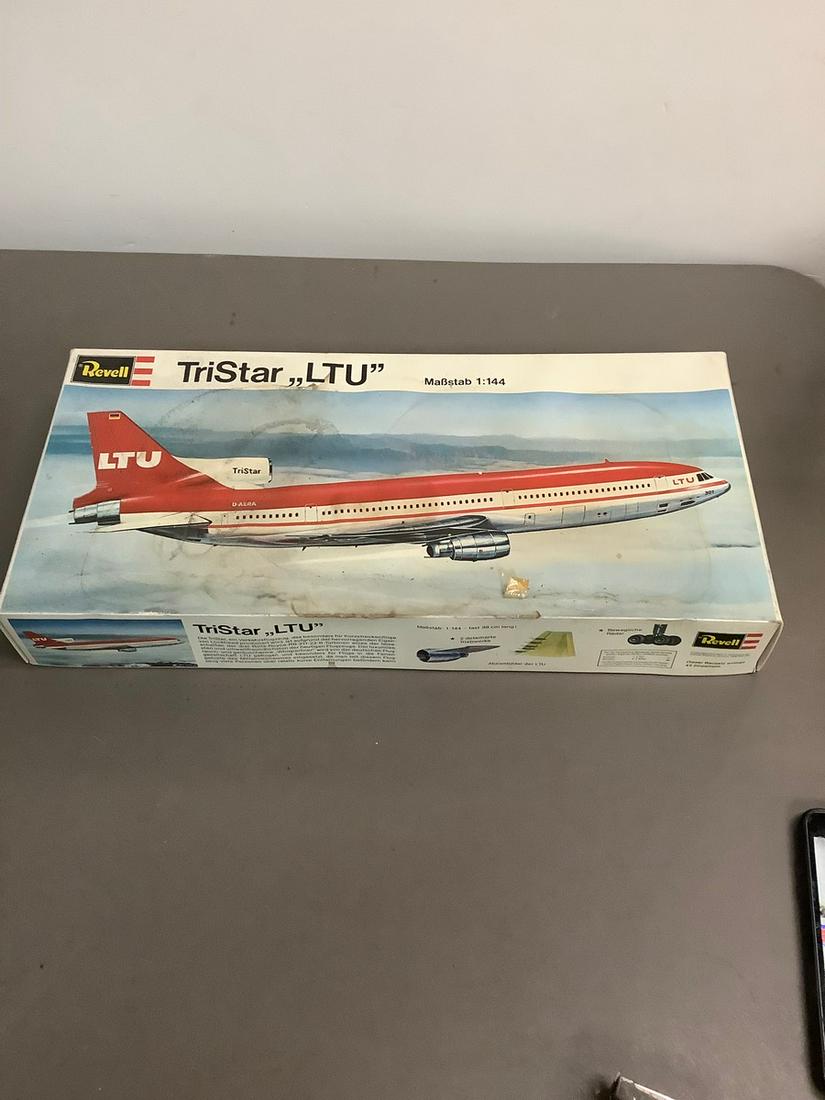 Vintage Revell Tristar, LTU Mabstab H-166 1:144 Scale Model Kit (1 of 1)