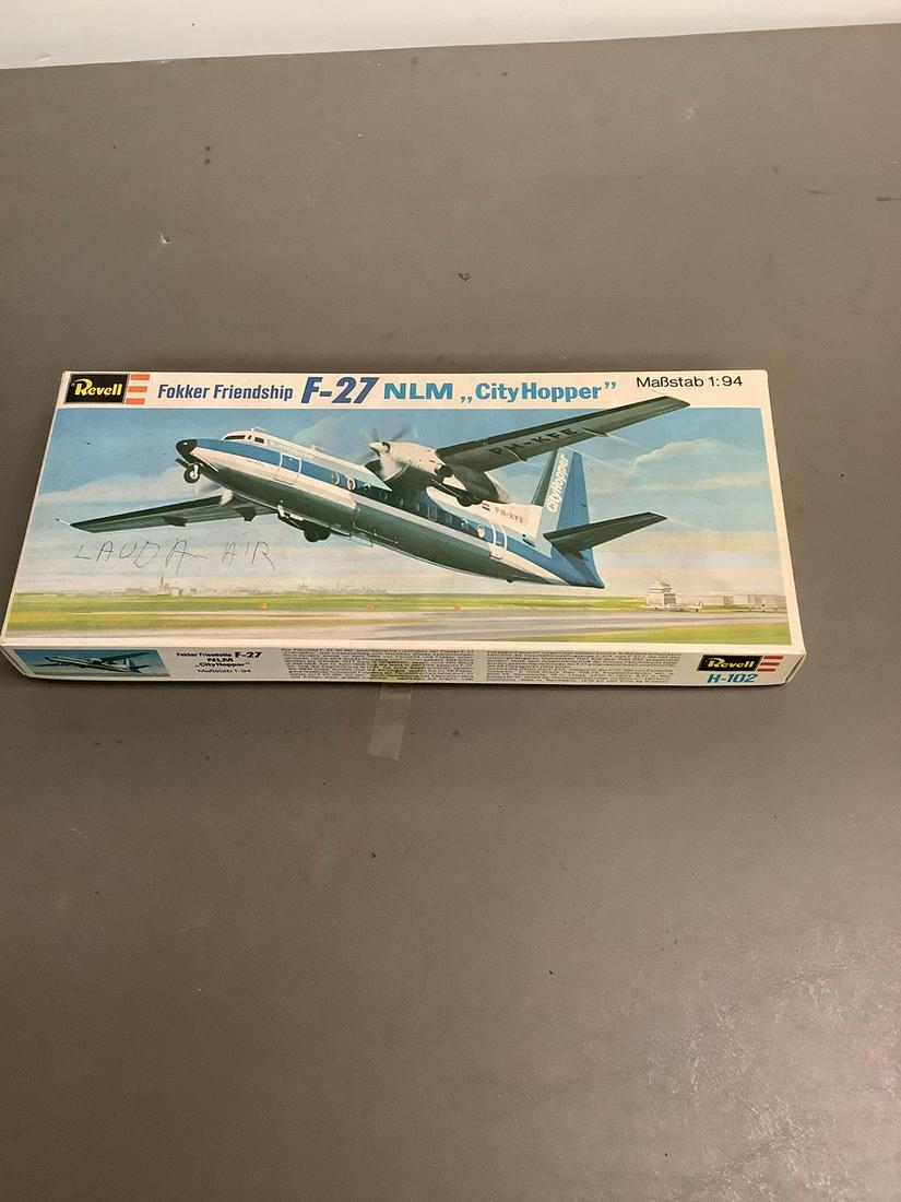 Vintage Revell Fokker Friendship F-27 NLM, CityHopper Mabstab 1:94 Model Kit: Vintage Revell Fokker Friendship F-27 NLM, CityHopper Mabstab 1:94 Model Kit