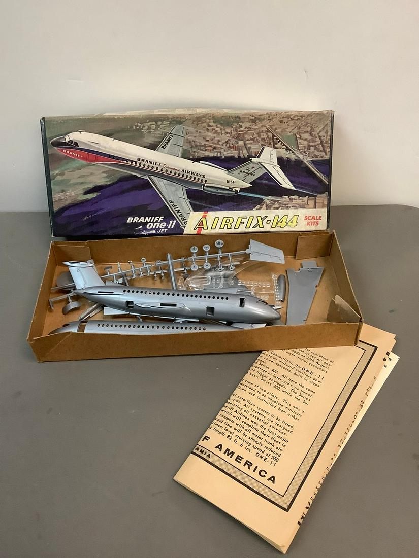 Vintage Airfix-144 Braniff One-11 1/144 scale model kit (1 of 1)