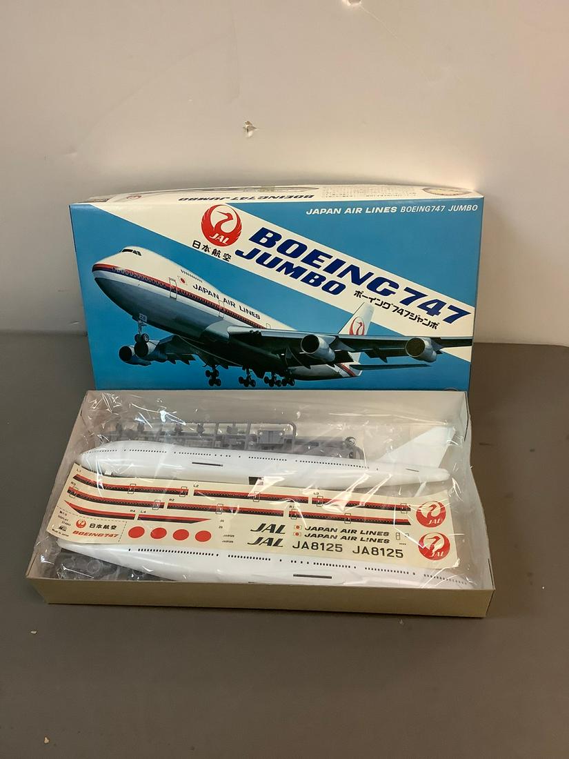 Vintage Hasegawa Japan Air Lines Boeing 747 Jumbo 1/200 scale Model Kit (1 of 1)