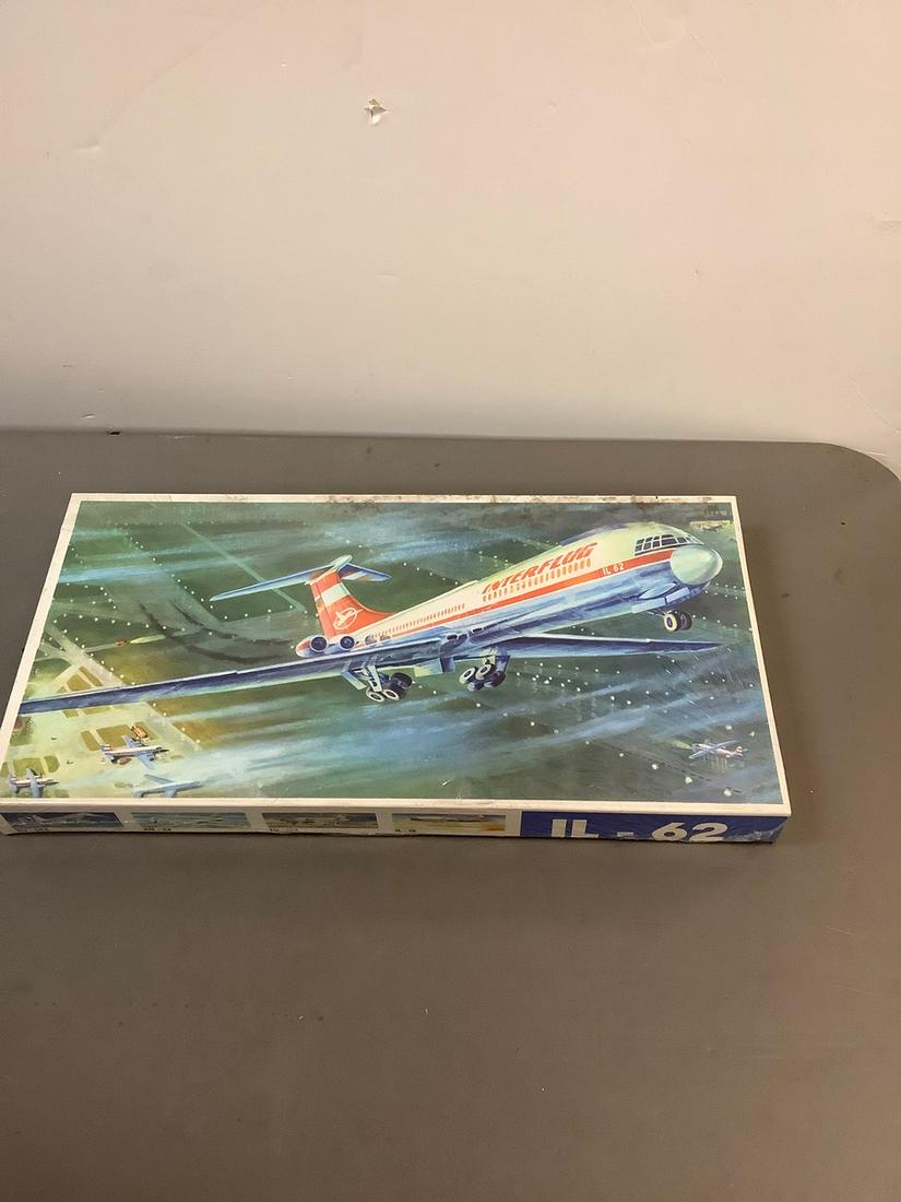 Vintage Sealed IL-62 Flugzeug Modellbaukasten Airplane Model Kit (1 of 1)