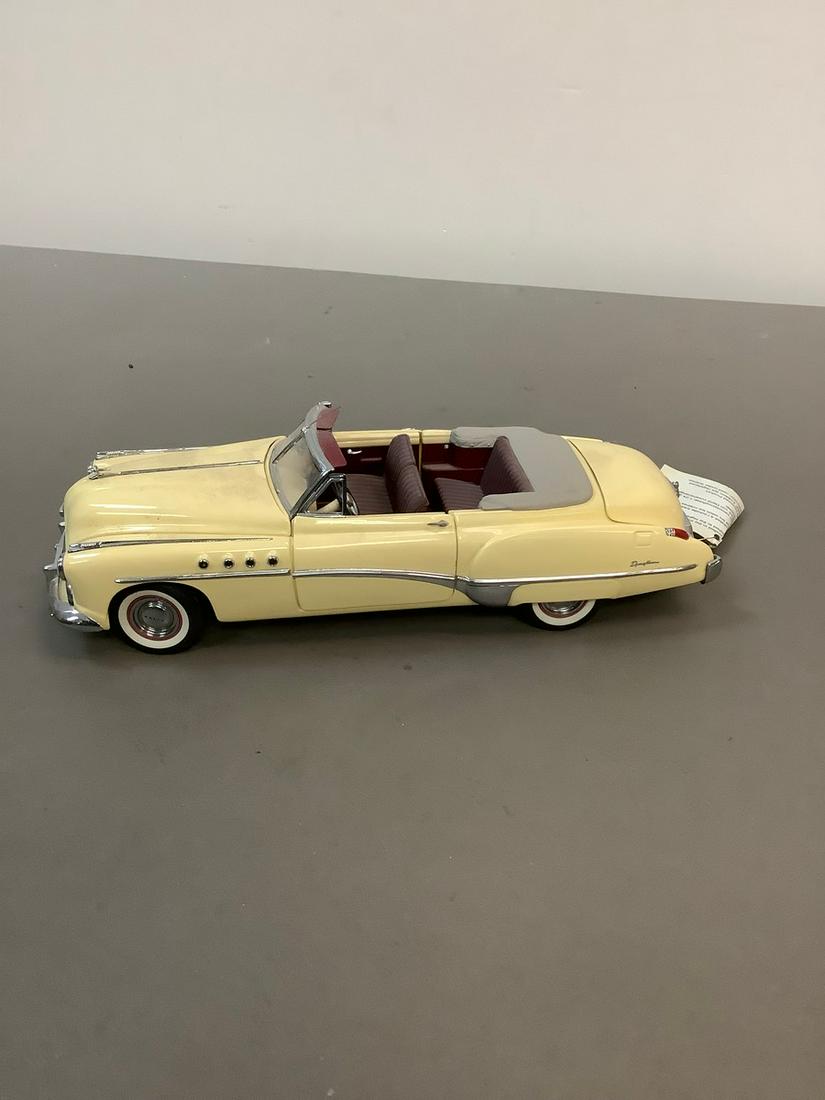 Franklin MInt 1949 Buick Roadmaster 1:24 Scale 9" (1 of 1)