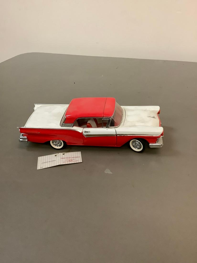 Franklin Mint 1957 Ford Skyliner 1:24 Scale 9": Franklin Mint 1957 Ford Skyliner 1:24 Scale 9"