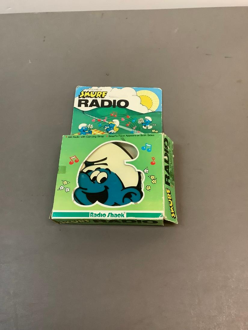 Vintage 1983 Nasta IND, Inc. Radio Shack Smurf Radio (Untested) (1 of 1)