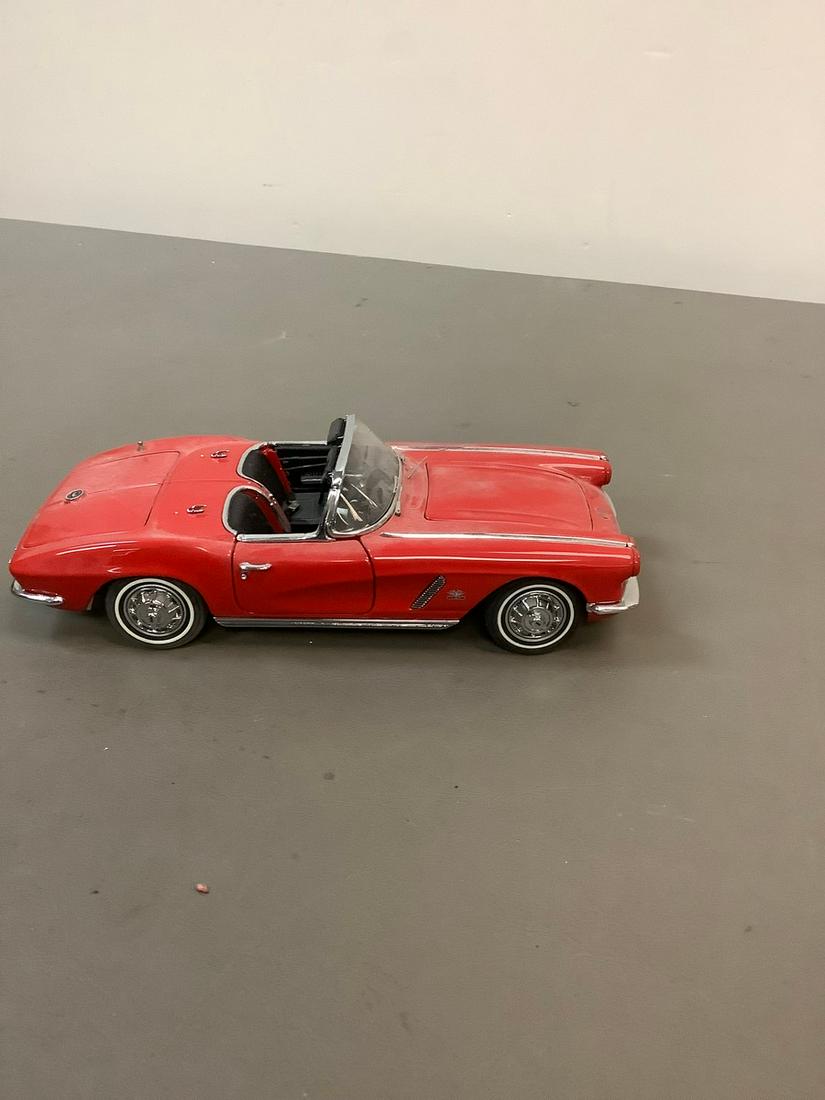 The Danbery Mint 1962 Chevrolet Corvette 7" (Side Mirror Broken) (1 of 1)