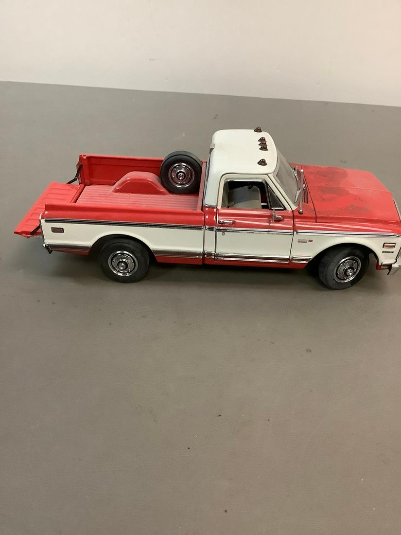The Danbery Mint 1972 Chevrolet Cheyenne Pickup 7.5": The Danbery Mint 1972 Chevrolet Cheyenne Pickup 7.5"