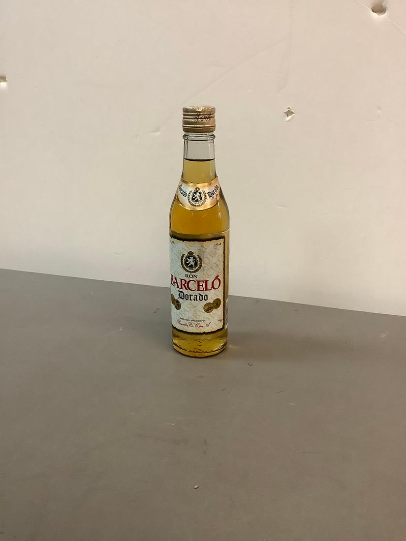 Vintage Sealed Ron Barcelo Dorado 350ml: Vintage Sealed Ron Barcelo Dorado 350ml