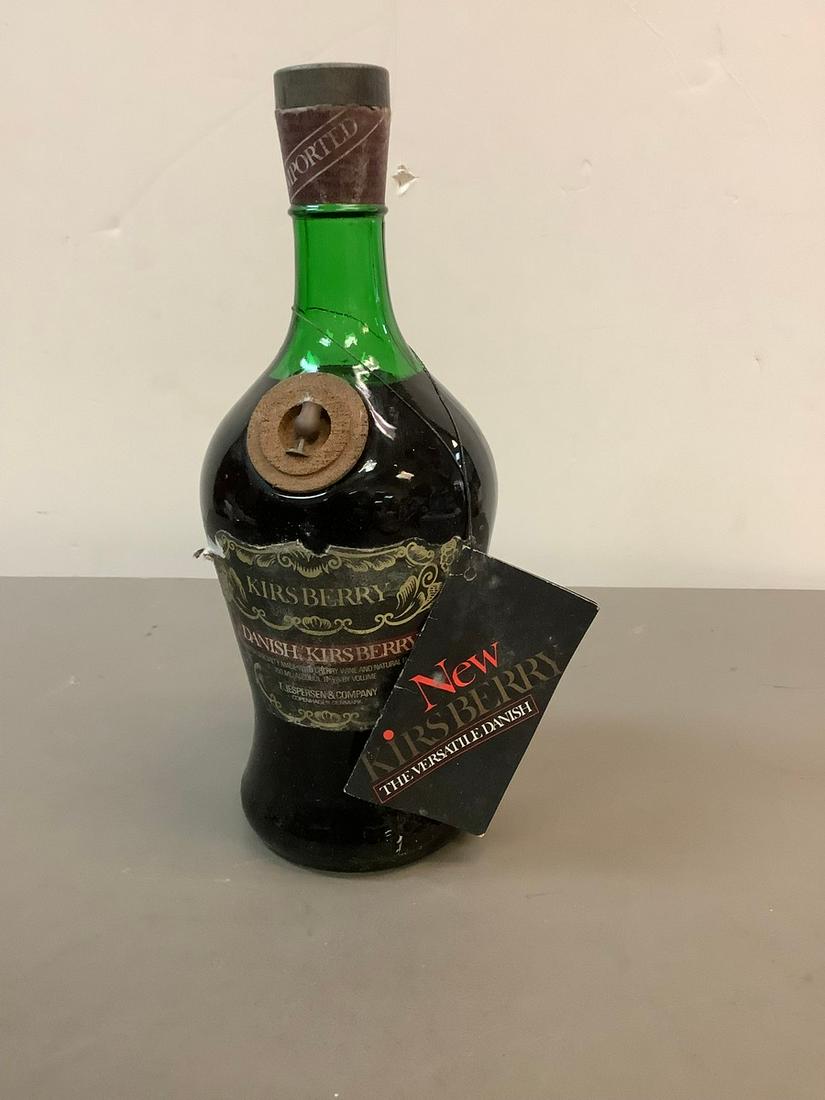 Vintage Sealed Danish Kirsberry 750ml: Vintage Sealed Danish Kirsberry 750ml