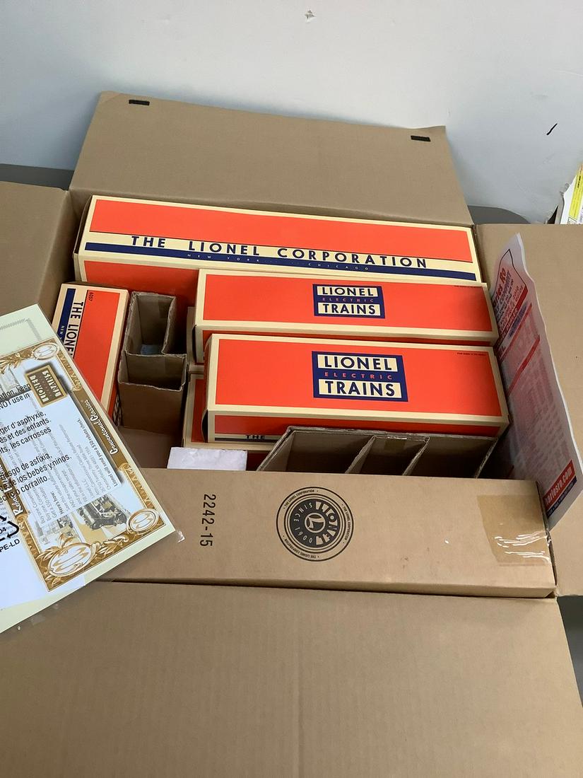 Lot of Vintage Lionel Trains (1 of 1)