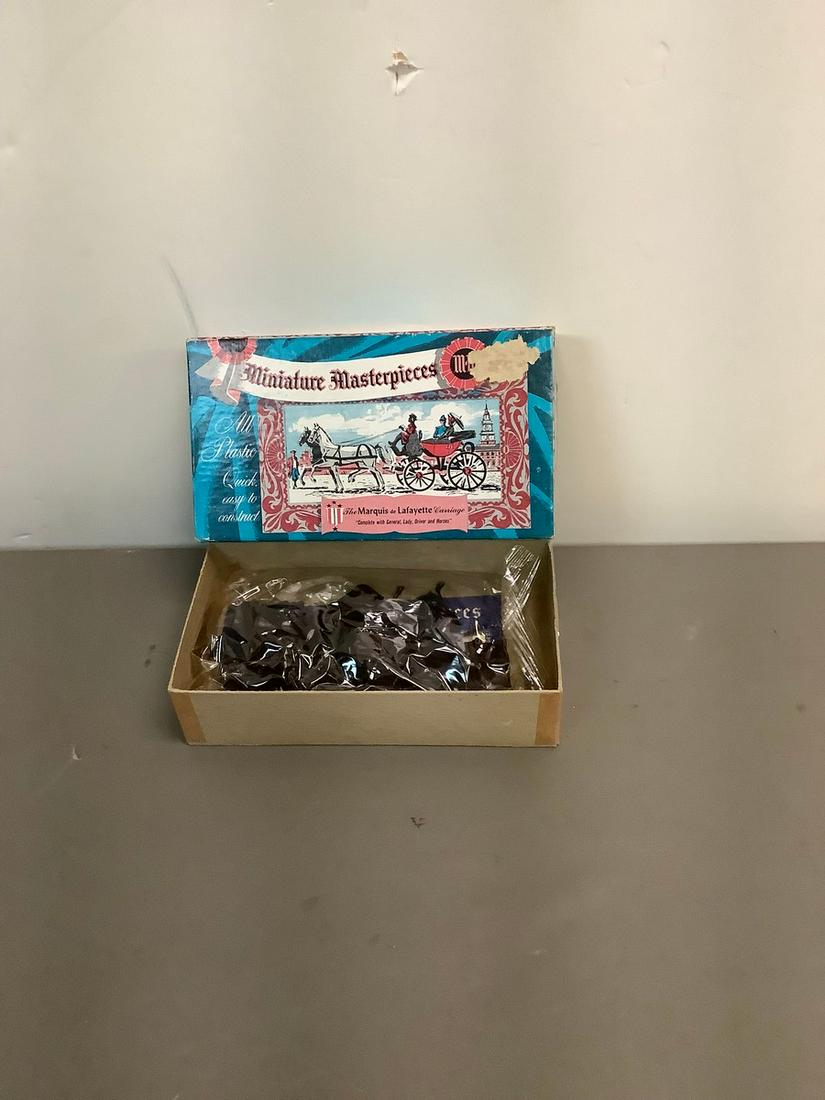 Vintage Minature Masterpieces The Marquis de Lafayette Carriage Model Kit (1 of 1)