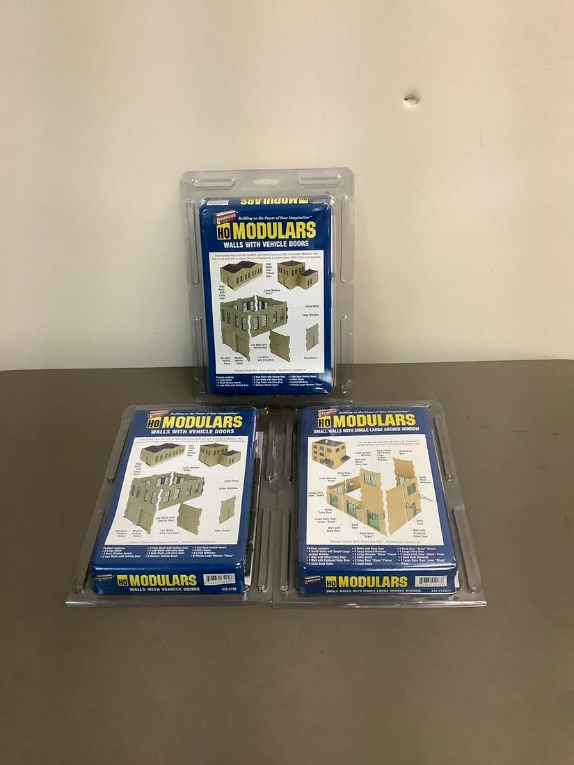 Lot of CornerStone HO Modulars Wall with Vehicle Doors and Small Walls with Single LArge Arched (1 of 1)