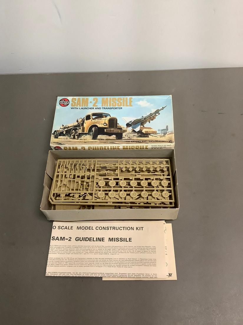 Vintage AirFix Sam-2 Missile With Launcher & Transporter OO Model Kit (1 of 1)