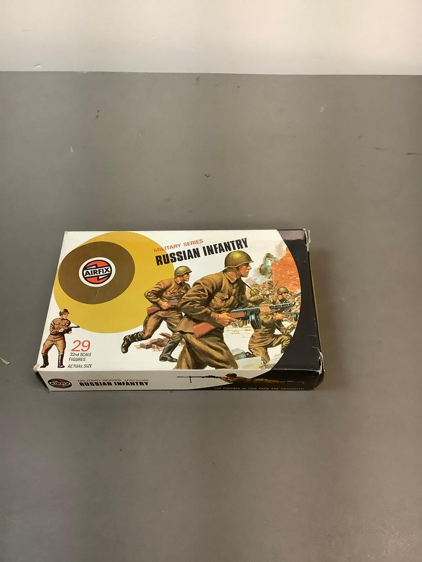 Vintage AirFix Military Series Russian infantry Figures 32 Scale (1 of 1)