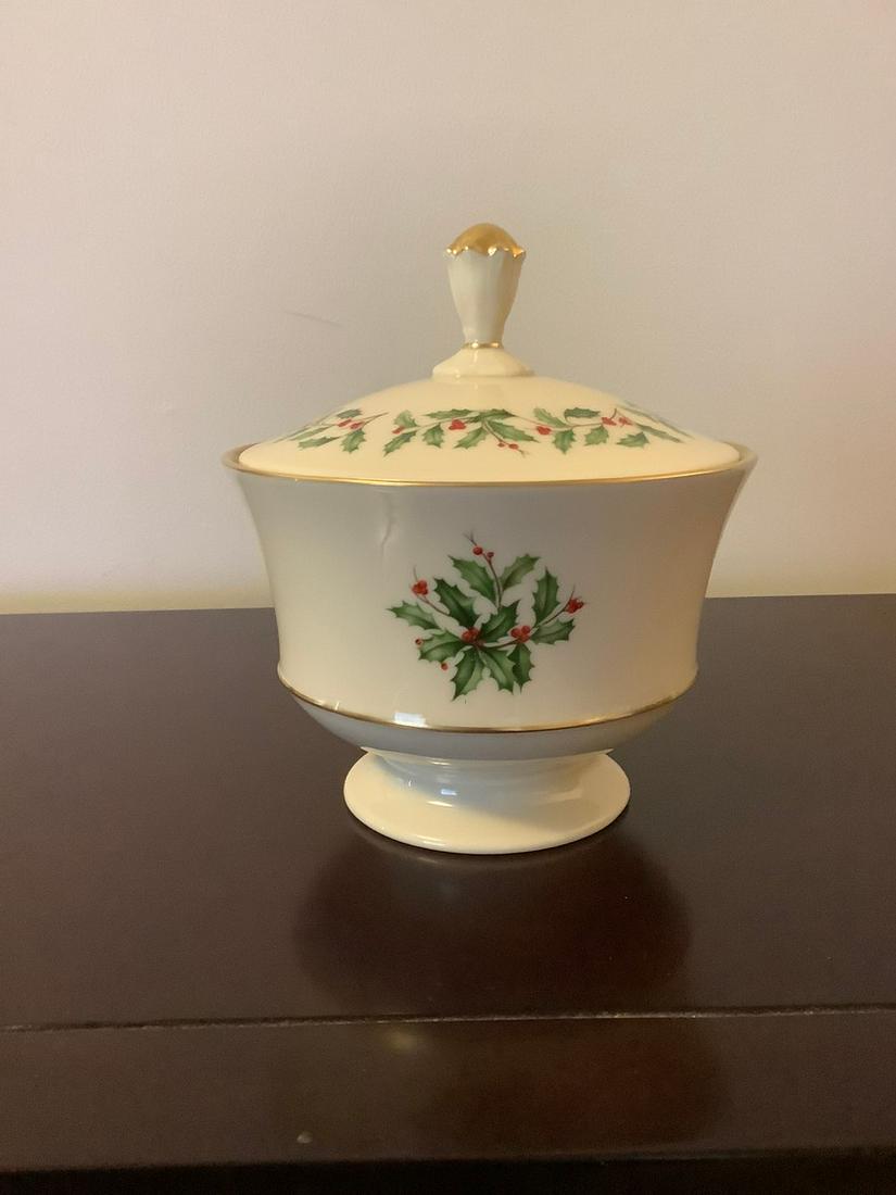 Lenox Holiday Covered  Candy Bowl 6" made in USA (1 of 1)