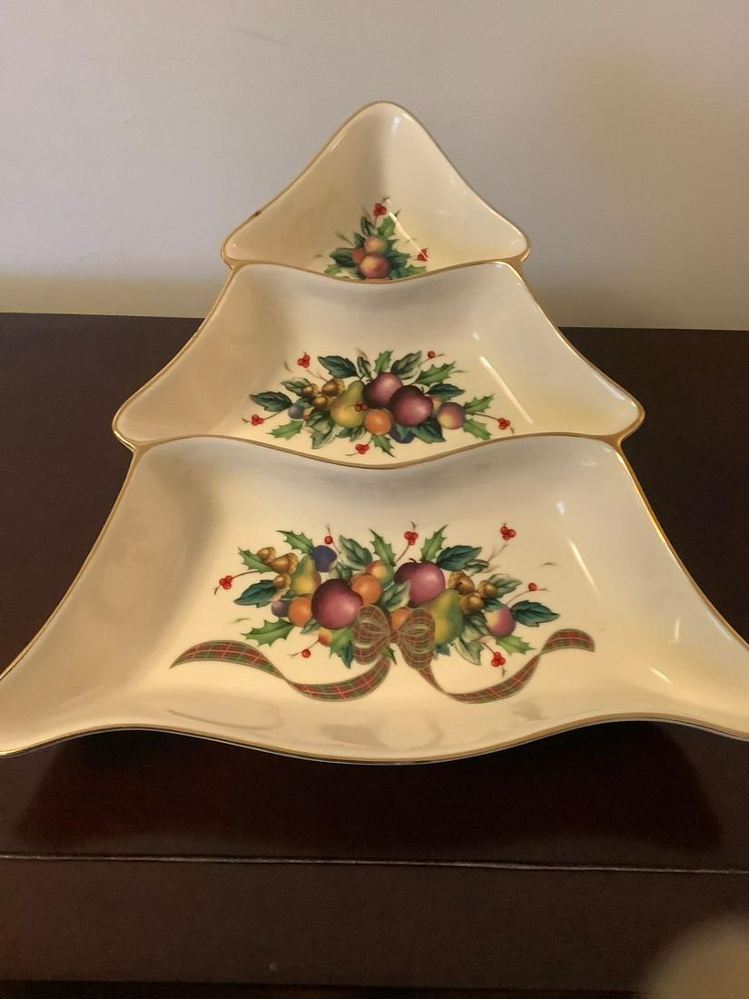 Lenox Holiday Tartan Tree Divided Server 9.5 x 9.5" made in China (1 of 1)