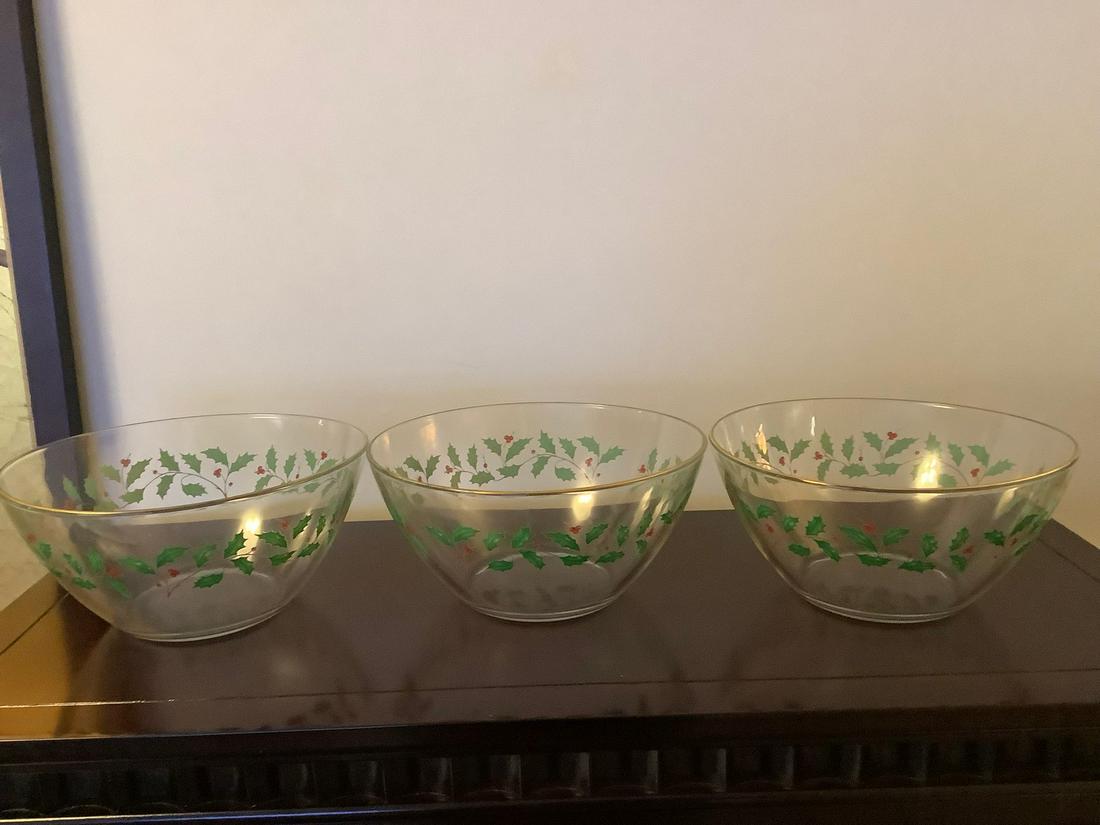 Set of Lenox Holiday Bowls 9": Set of Lenox Holiday Bowls 9"