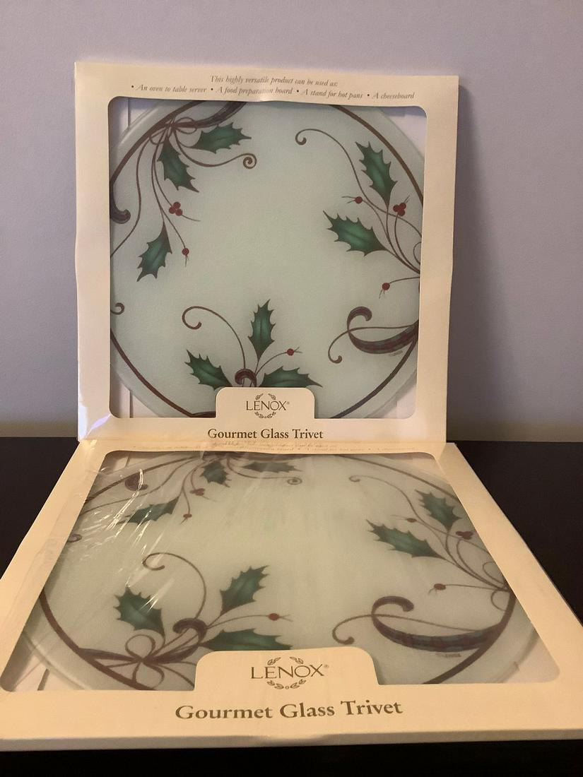 Pair of Lenox Gourmet Glass Trivets 11": Pair of Lenox Gourmet Glass Trivets 11"