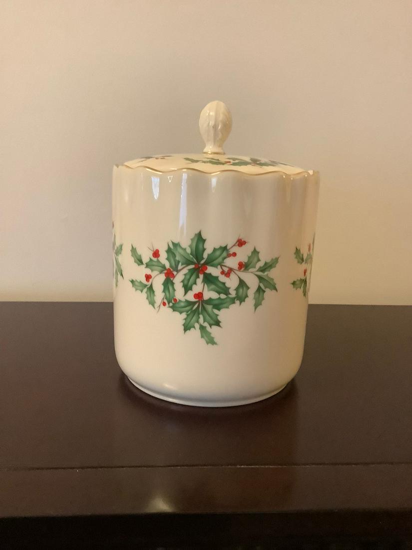Lenox Holiday Cookie Jar  8.5" made in USA (1 of 1)