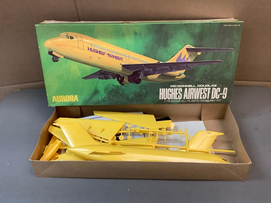 Vintage Aurora McDonnell Douglas Hughes Airwest DC-9 1/72 Scale Model Kit (1 of 1)