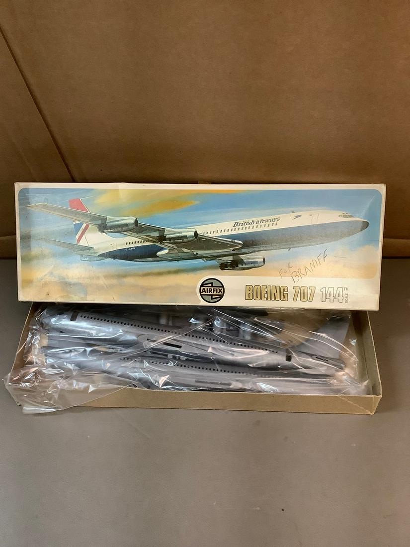 Vintage AirFix Boeing 707 1/144 Scale Model Kit (1 of 1)