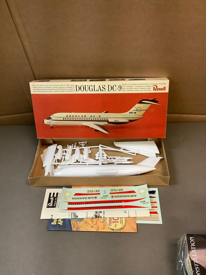 Vintage Revell Douglas Dc-9 Twin Jet Airliner Model Kit (1 of 1)