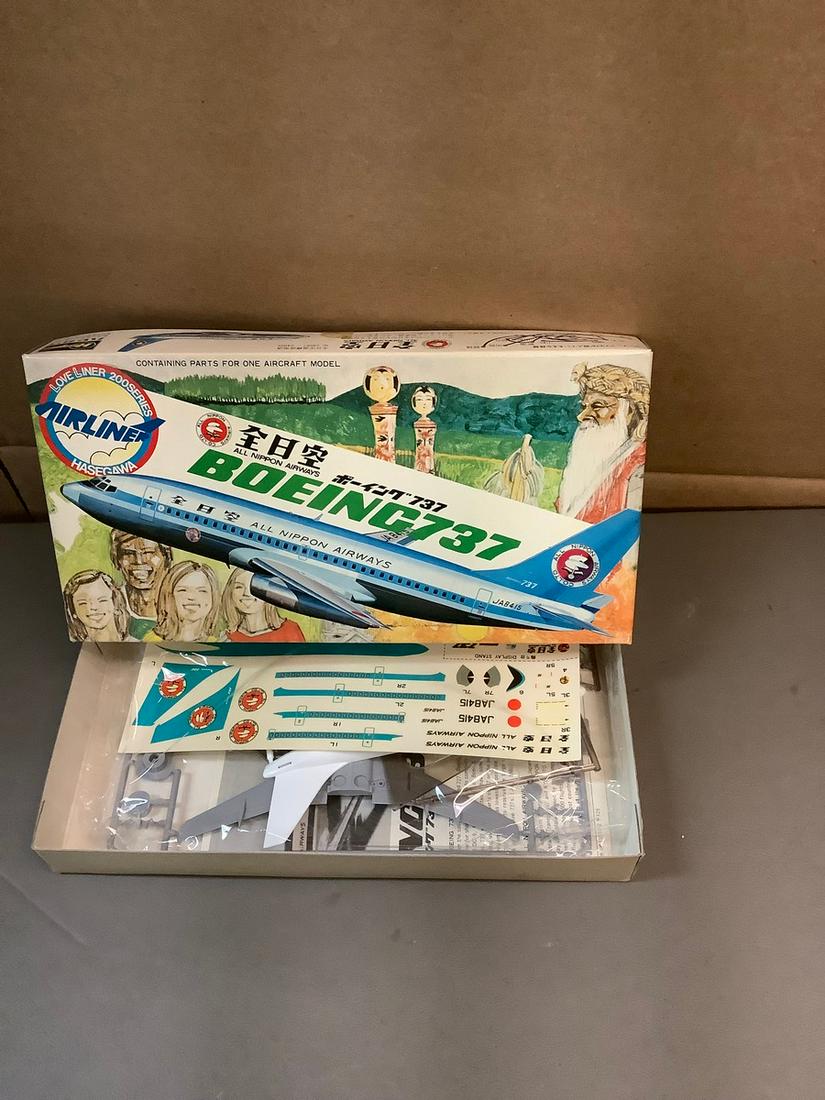 Vintage Hasegawa All Nippon Airways Boeing 737 1/200 Scale Model Kit (1 of 1)