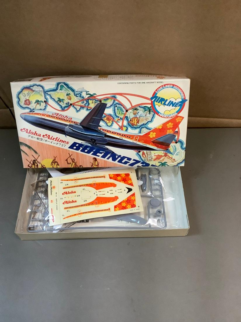 Vintage Hasegawa Aloha Airlines Boeing 737 1/200 Scale Model Kit (1 of 1)