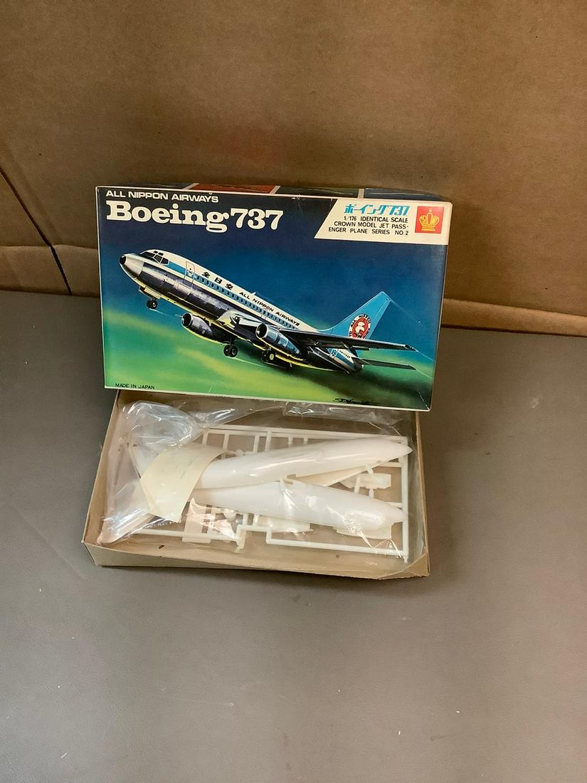 Vintage Crown Model All Nippon Airways Boeing 737 1/176 Scale Model Kit (1 of 1)