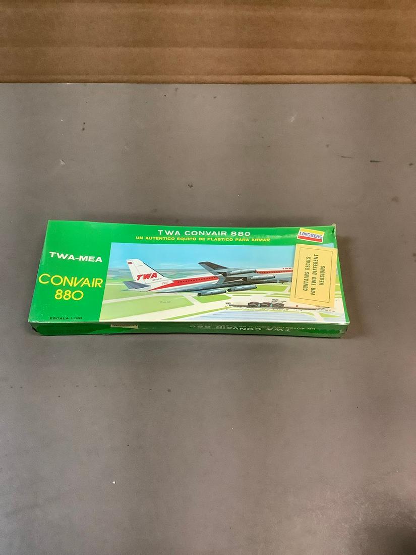 Sealed Vintage Lindberg TWA-MEA Convair 880 1/190 Scale Model Kit: Sealed Vintage Lindberg TWA-MEA Convair 880 1/190 Scale Model Kit