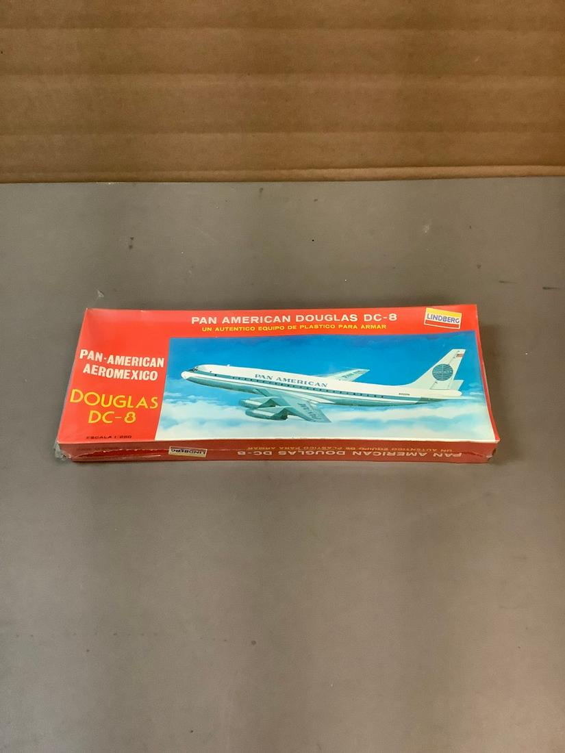 Sealed Vintage Lindberg Pan-American Aeromexico Douglas DC-8 1/250 Scale Model Kit (1 of 1)
