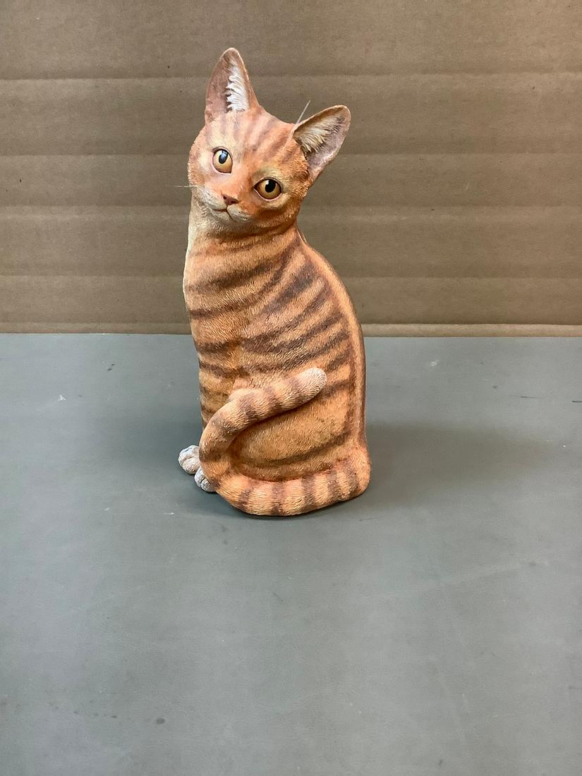 The Danbury Mint Purrfect Portrait Cat Statue 9": The Danbury Mint Purrfect Portrait Cat Statue 9"