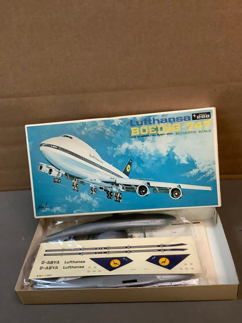 Vintage Koga Lufthansa Boeing 747 1/288 Scale Model Kit (1 of 1)