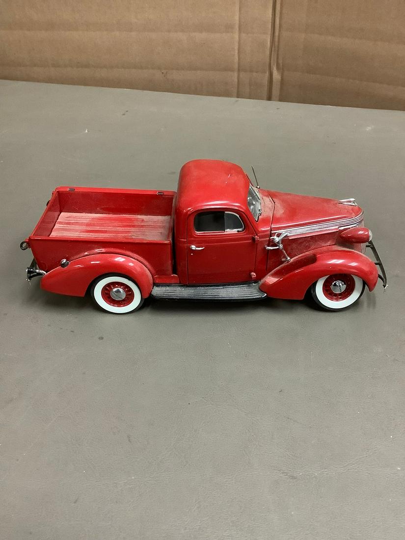 The Danbury Mint 1937 Studebaker Pickup 8" (Missing Side Mirror) (1 of 1)