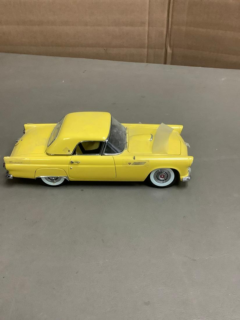 The Danbury Mint Limited Edition Serial # 6420 1955 Ford Thunderbird 7"(Missing Antenna) (1 of 1)