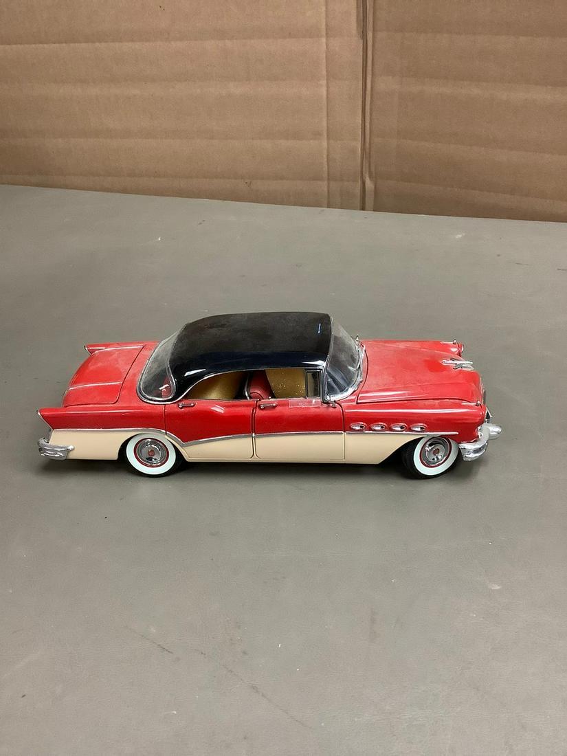 The Danbury Mint 1956 Buick Roadmaster 4-Door Riviera 9" (1 of 1)