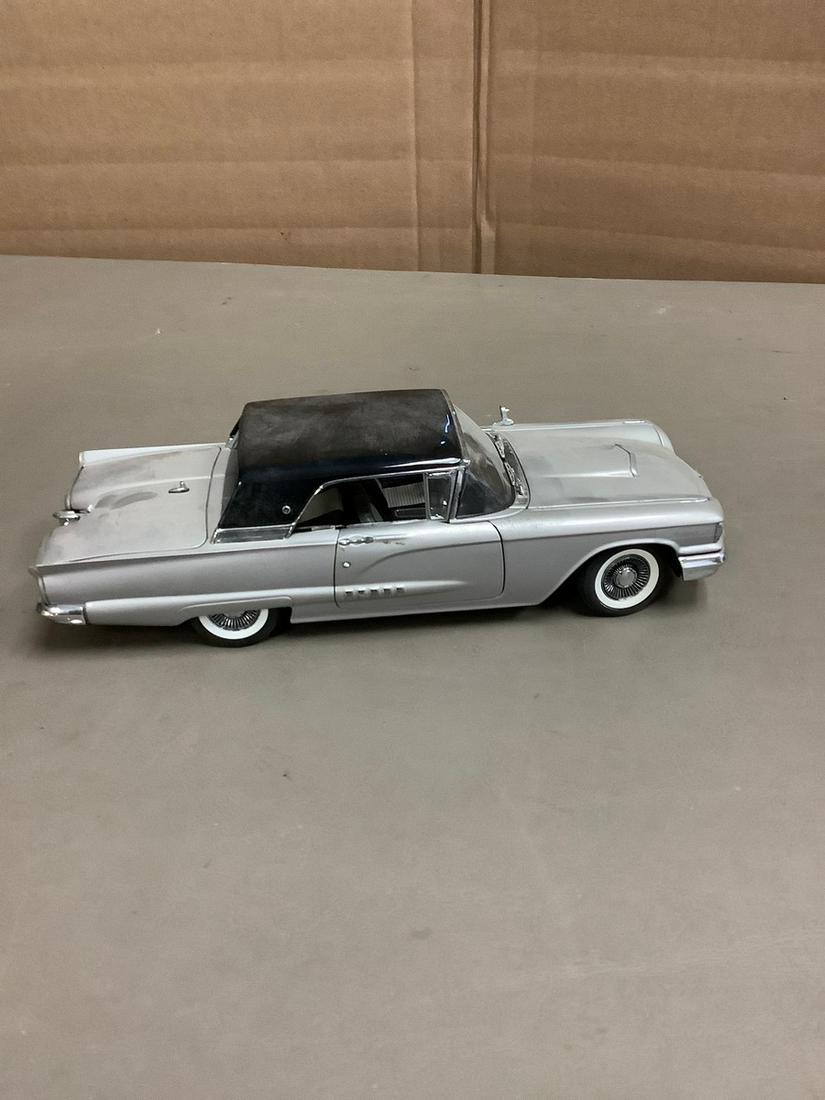 The Danbury Mint Limited Edition Serial # 1266 1958 Ford Thunderbird 8" (1 of 1)