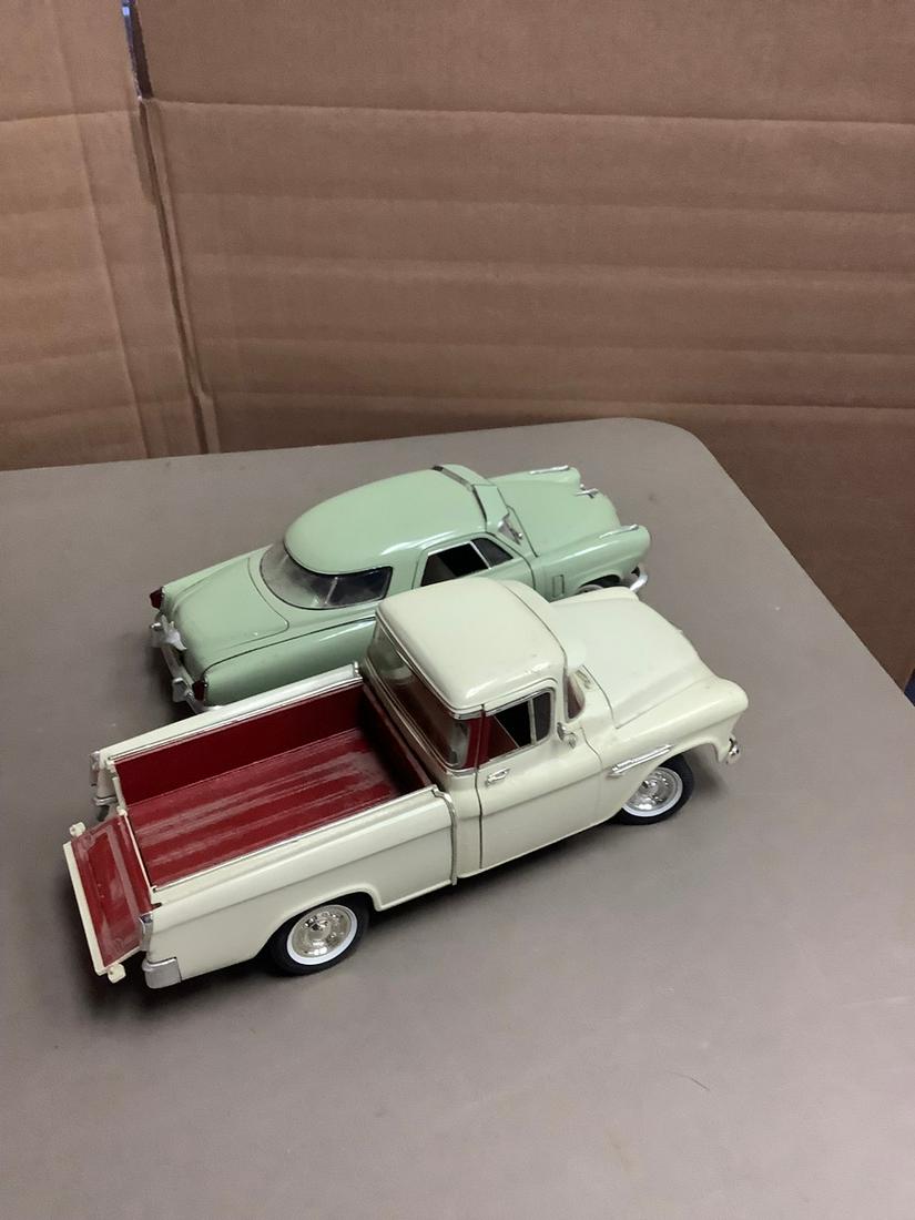 ERTL 1955 Chevrolet Pickup 10.5" and Trademark Models Studebaker 10.5" (1 of 1)