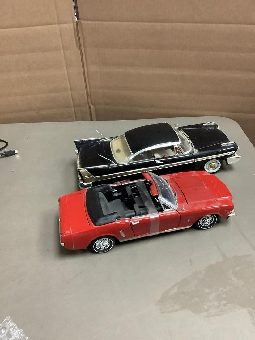 Motor Max 1958 Plymouth Fury 11" and Motor Max 1964 Mustang 9.5" (1 of 1)