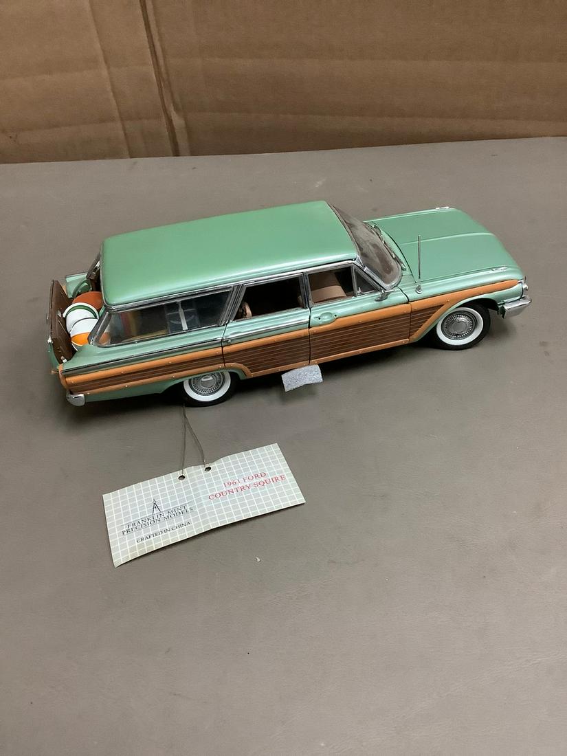 The Franklin Mint 1961 Ford Contry Squire 8.5": The Franklin Mint 1961 Ford Contry Squire 8.5"