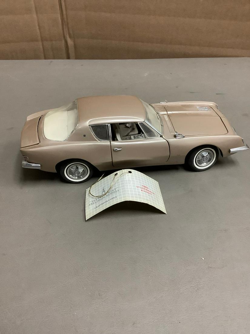The Franklin Mint 1963 Studebaker Avanti 8" (1 of 1)
