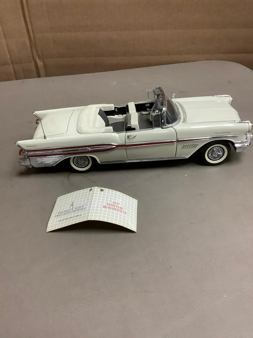 The Franklin Mint 1957 Pontiac Bonneville 8.5": The Franklin Mint 1957 Pontiac Bonneville 8.5"