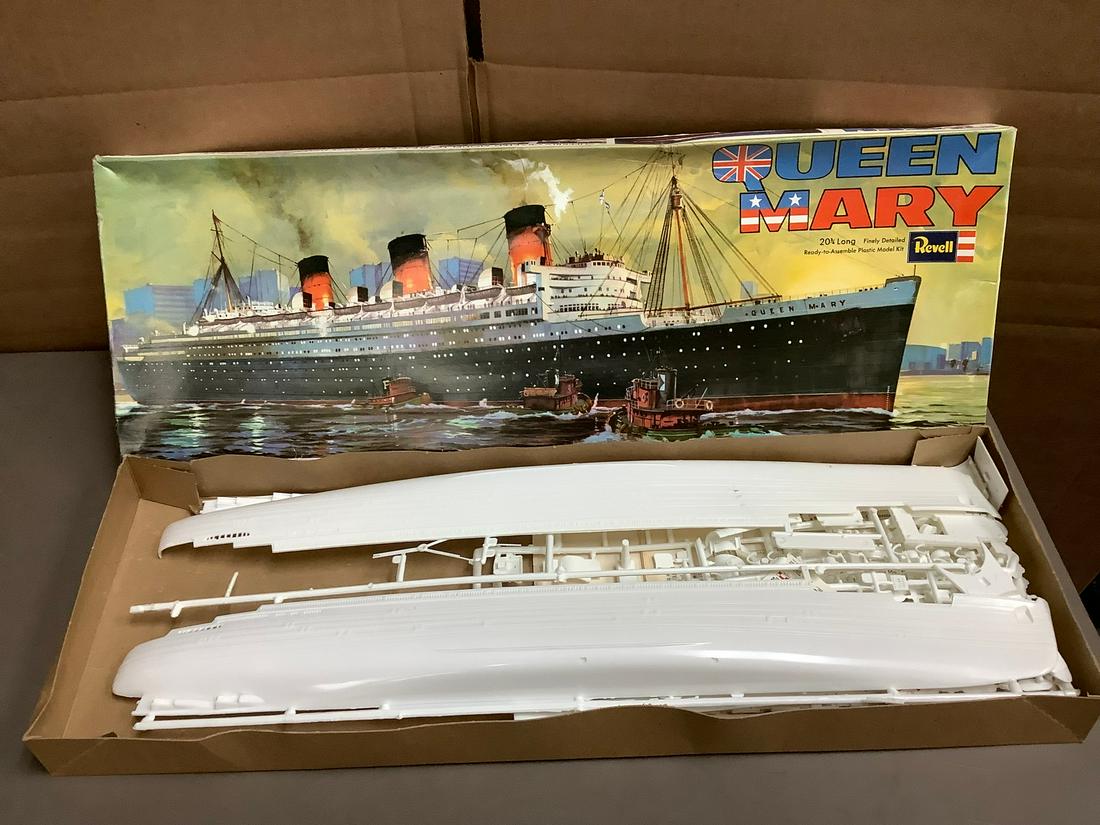 Vintage Revell Queen Mary Model Kit 20 3/4" long (1 of 1)