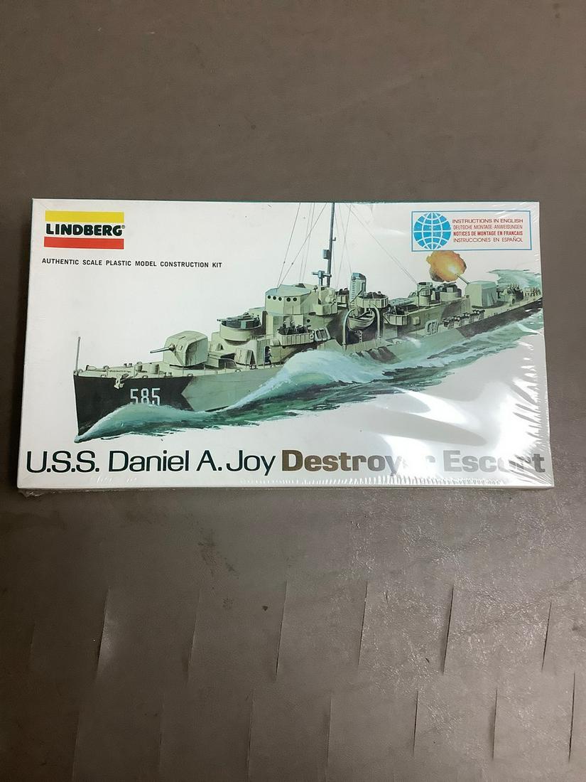 Vintage Sealed Lindberg U.S.S. Daniel A. Joy Destroyer Escort Model KitSe: Vintage Sealed Lindberg U.S.S. Daniel A. Joy Destroyer Escort Model KitSe