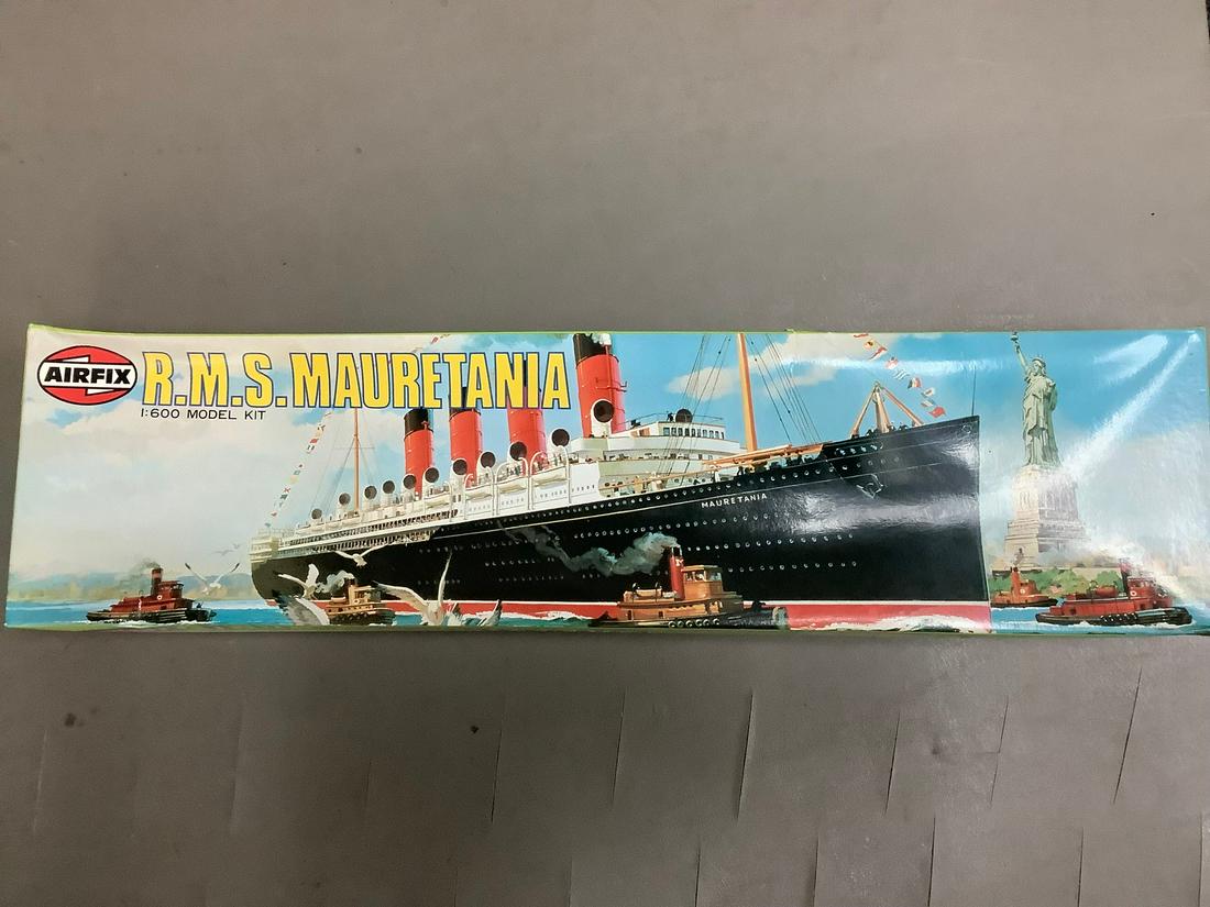 Vintage Airfix  R.M.S. Mauretania model kit 1:600 scale (1 of 1)