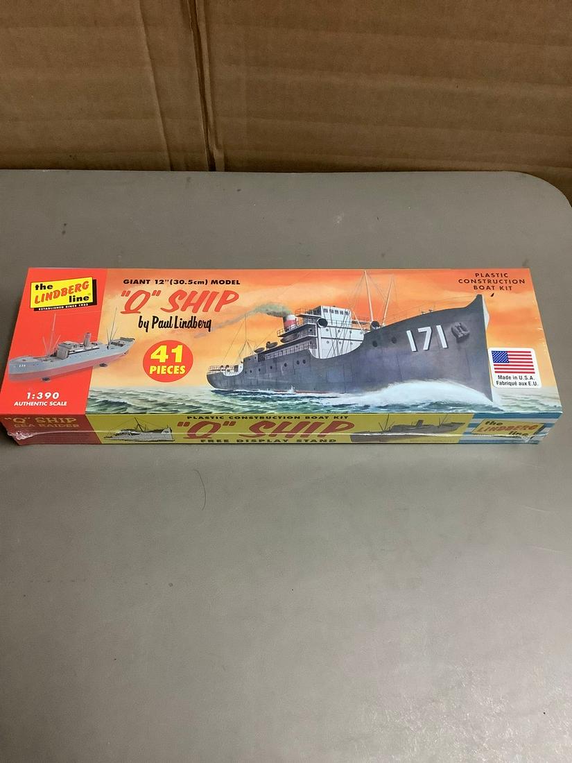 Sealed The Lindberg Line "Q" Ship 1:390 Scale Model Kit (1 of 1)