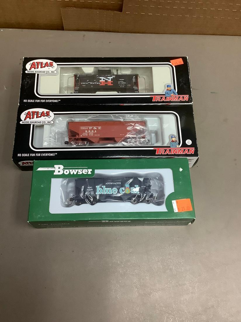 Lot of Atlas Trainman Center Cupola Caboose, Stock Car and Bowser 2- Bay Hooper (1 of 1)