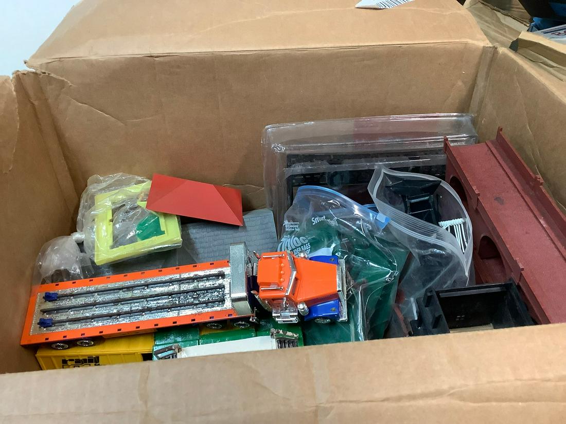 Lot of Lionel Train Items (1 of 1)