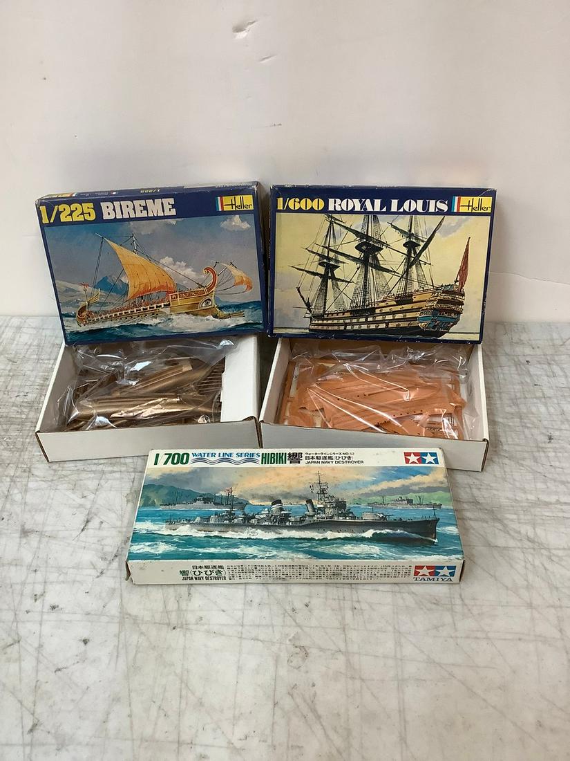 Lot of 3 Vintage Model Kits (1 of 1)